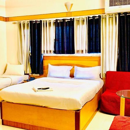 Half Moon Palace Chennai Exterior photo