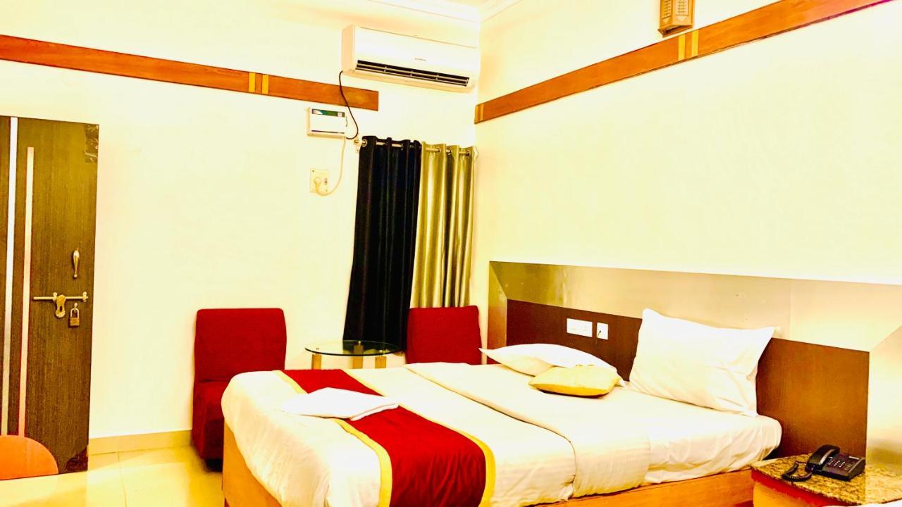 Half Moon Palace Chennai Exterior photo